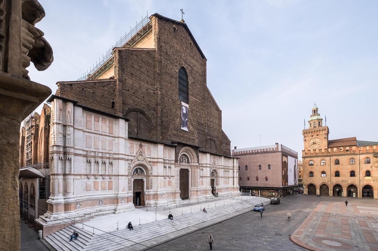 Urbanicooh Garisenda - Piazza Maggiore View Bologna Exteriör bild