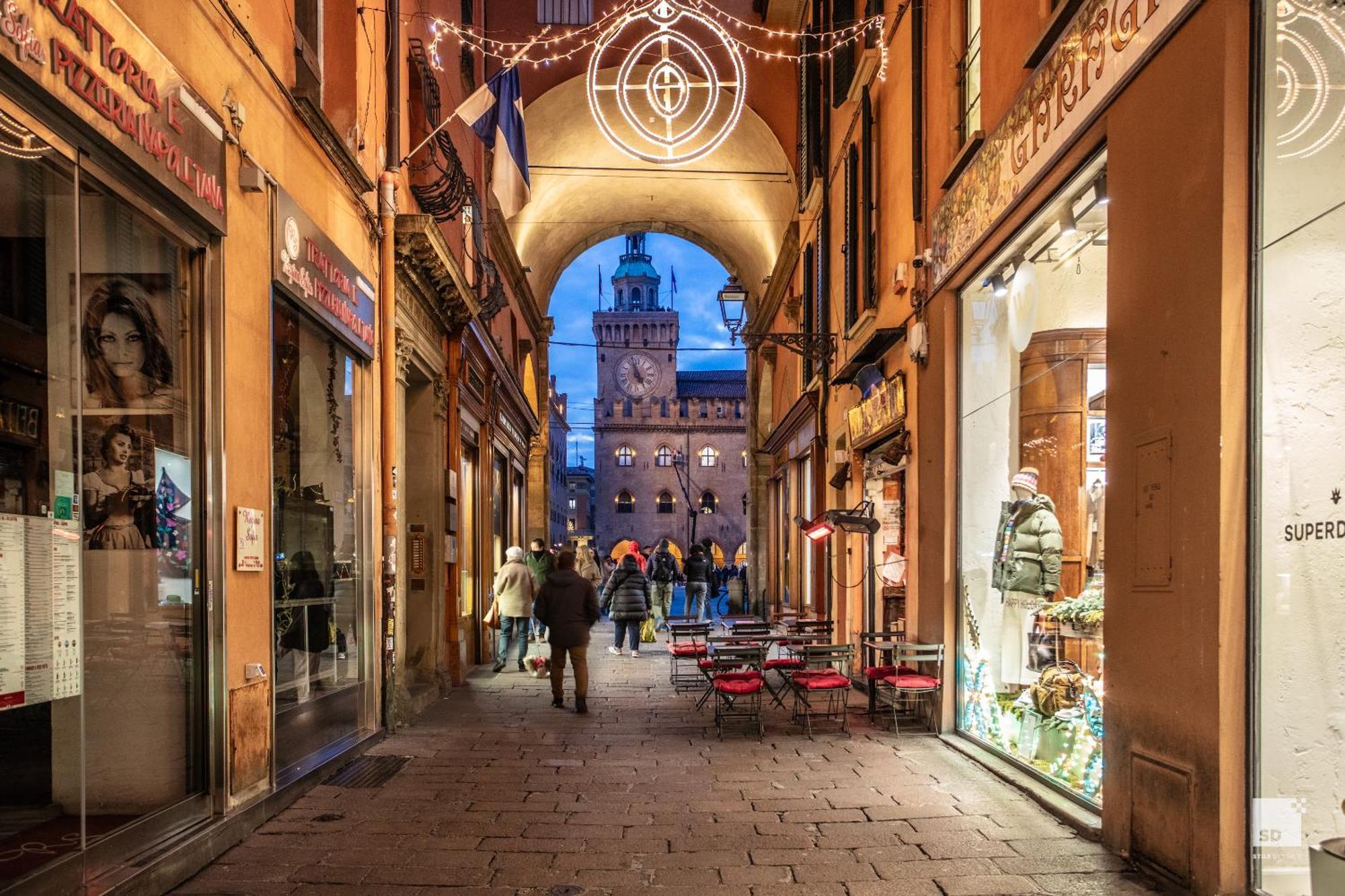 Urbanicooh Garisenda - Piazza Maggiore View Bologna Exteriör bild