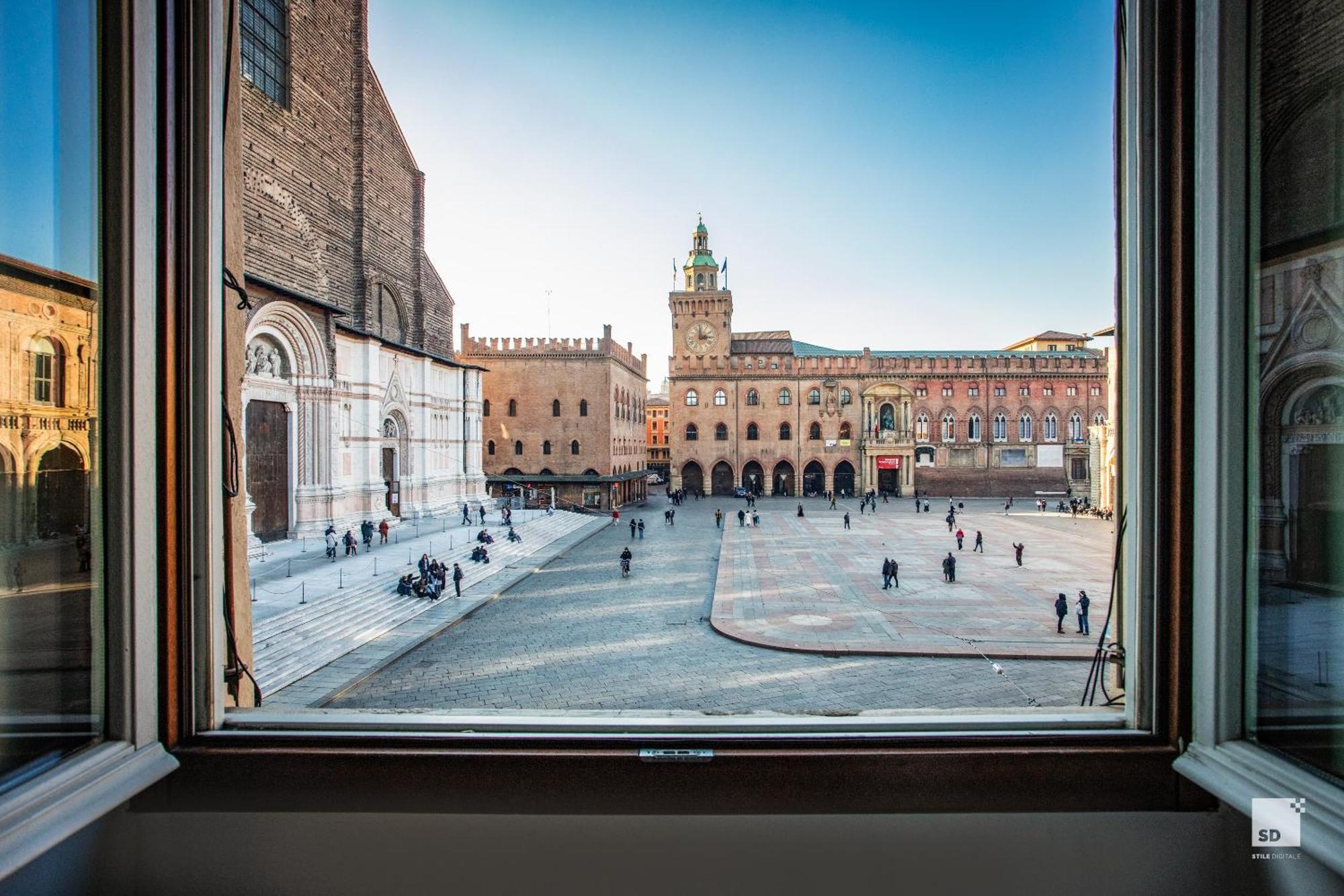 Urbanicooh Garisenda - Piazza Maggiore View Bologna Exteriör bild